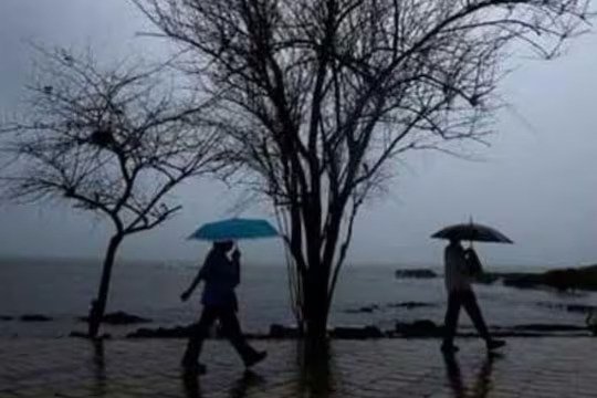 Rain-1-2024-07-4d6b603a4547c6163ef276711c16fbec-3x2